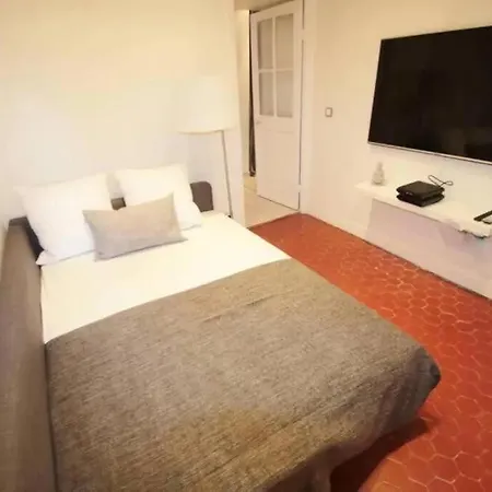 Apartmán Historic Penthouse, Steps To