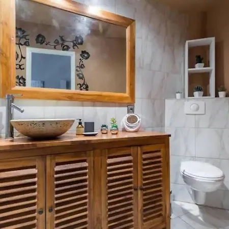 Historic Penthouse, Steps To